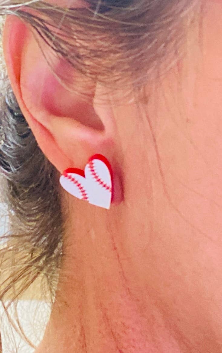 SOCCER HEART STUDS
