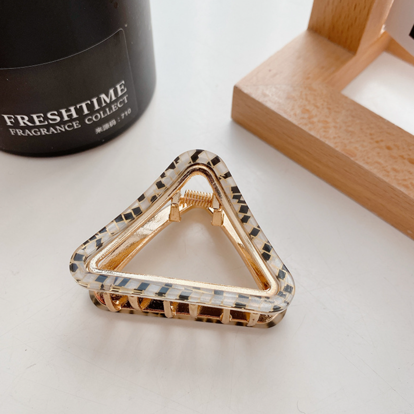 Triangle Gold Adorable Hair Clip (DAYA)